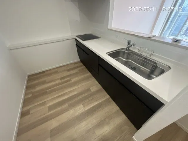 Capital Mark Tower - Interior - ["Flooring", "Floor", "Apartment"]