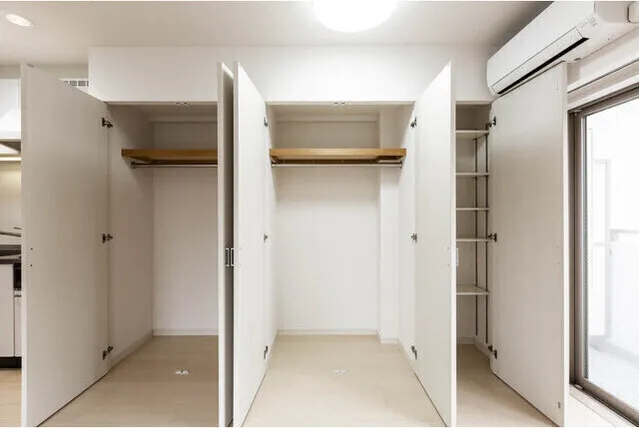 Comforia Meguro Chojamaru - Interior - ["Fixture", "Rectangle", "Building"]