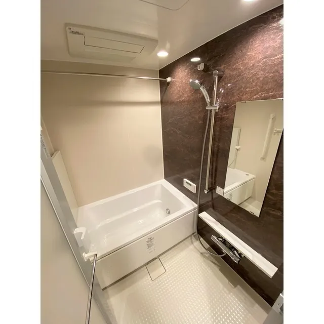 City House Nishi Ikebukuro - Interior - ["Shower head", "Shower door", "Plumbing fixture"]