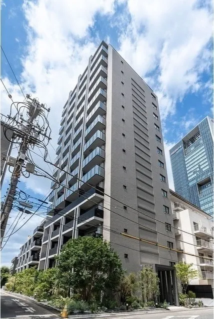 Refill Orb Yoyogi - Exterior - ["Cloud", "Sky", "Building"]