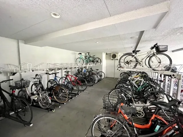 Residia Yotsuya Sanchome - Other - ["Bicycle", "Wheel", "Tire"]