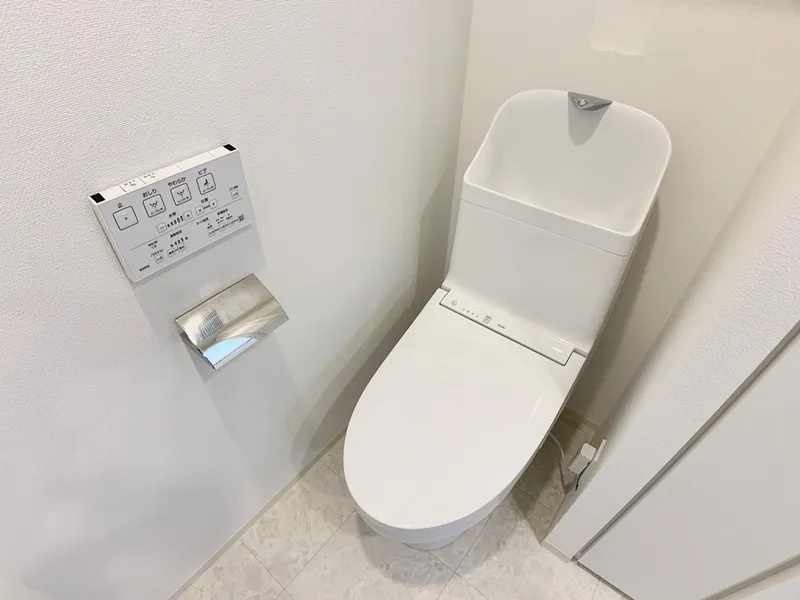 Gran Casa Sumiyoshi - Interior - ["Toilet seat", "Toilet", "Plumbing fixture"]