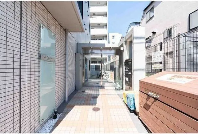 La Douceur Suginami Wada - Exterior - ["Apartment", "Composite material", "Urban design"]