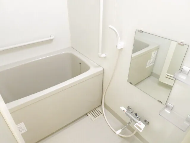 NST BuildingⅢ - Interior - ["Plumbing fixture", "Bathtub", "Bathroom"]