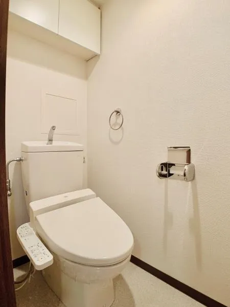 Maison Vert Minami Azabu - Interior - ["Toilet seat", "Plumbing fixture", "Toilet"]