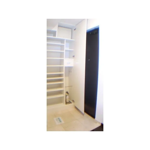 Comforia Nibancho - Interior - ["Wood", "Fixture", "Rectangle"]