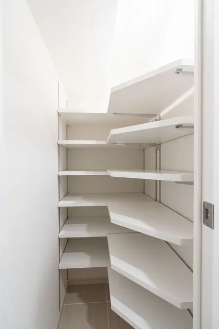 Comforia Oji - Interior - ["Shelf", "Furniture", "Cabinetry"]