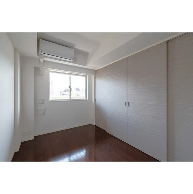 Orchid Residence Shinagawa - Interior - ["Building", "Window", "Fixture"]