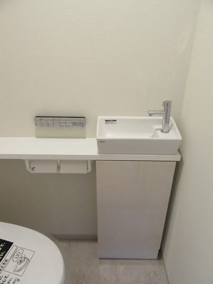 Gran Casa Honkomagome - Interior - ["Plumbing fixture", "Bathroom sink", "Floor"]