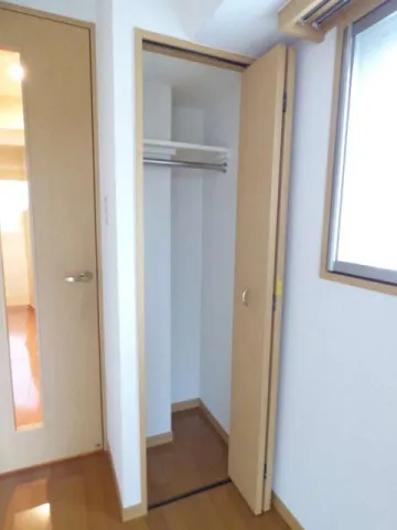 Royal Amenity Nishitoyama - Interior - ["Wood", "Flooring", "Floor"]