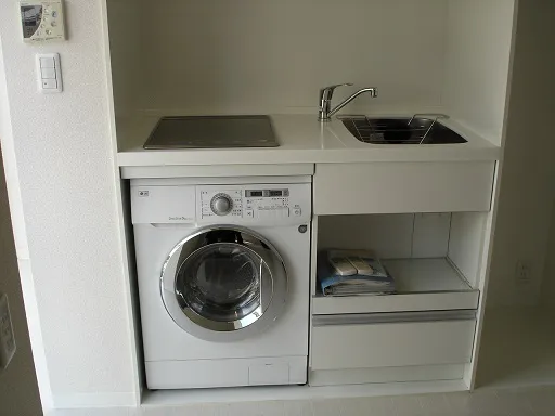 RESIDIA Ikebukuro West - Interior - ["Washing machine", "Major appliance", "Flooring"]