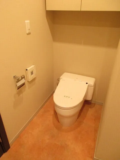 Park Habio Sutengumae - Interior - ["Toilet seat", "Toilet", "Bathroom"]