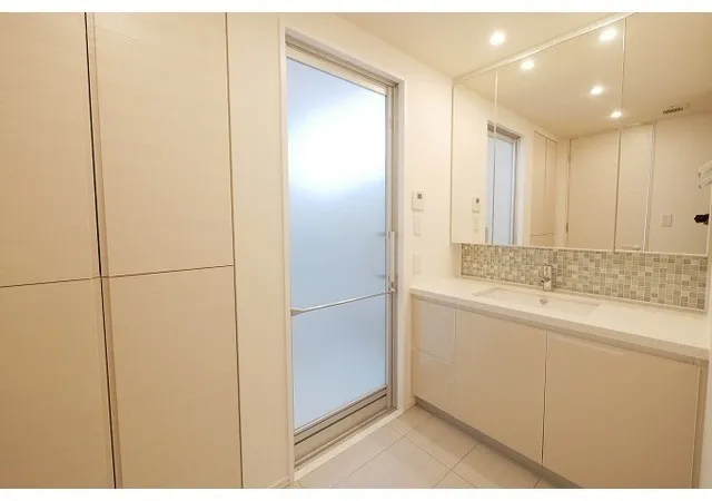 Comforia Shinjuku East Side Tower - Interior - ["Flooring", "Floor", "Wood"]