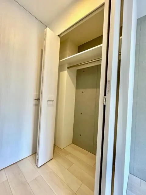 Lacras Yotsuya Sanchome - Interior - ["Flooring", "Wood", "Floor"]