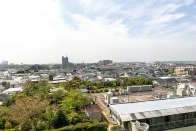 Gardenier Kinuta WEST - Interior - ["Cloud", "Sky", "Building"]
