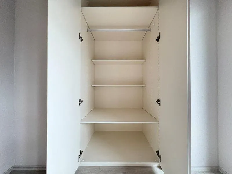 Blanchesta Ogikubo - Interior - ["Wall", "Wood", "Flooring"]