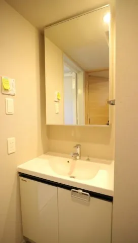 Proud Flat Ryogoku - Interior - ["Mirror", "Tap", "Sink"]