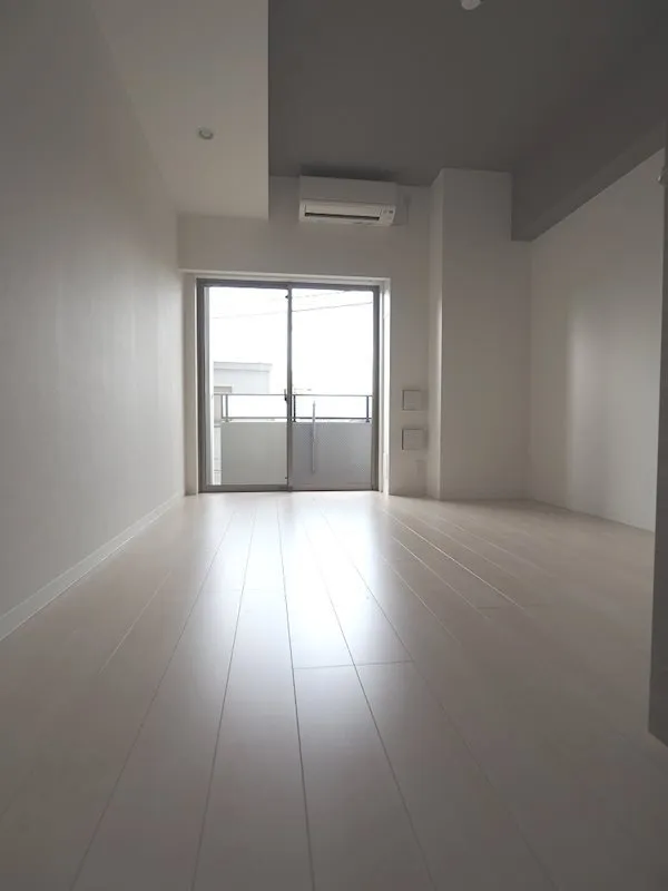 Residia Sangenjaya III - Interior - ["Flooring", "Floor", "Ceiling"]