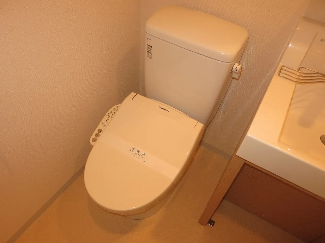 Arden Monzen Nakacho - Interior - ["Material property", "Automotive design", "Beige"]