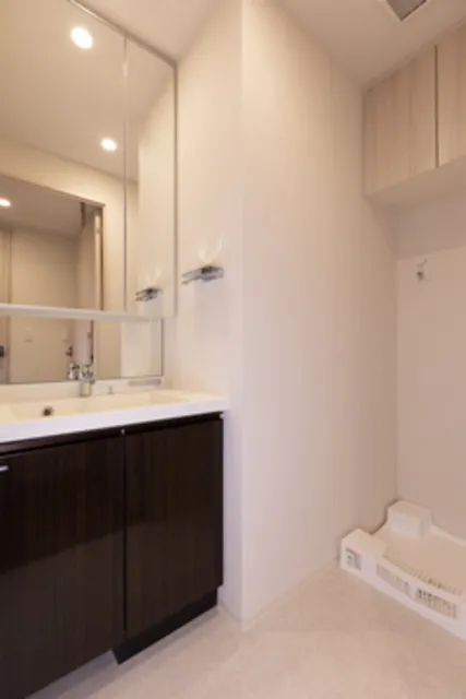 LEGASIS Nakameguro - Interior - ["Sink", "Property", "Cabinetry"]