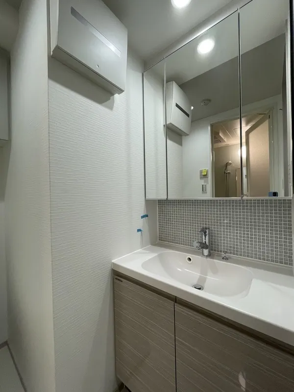 Milia Residence Ryogoku II - Interior - ["Flooring", "Interior design", "Bathroom Sink"]