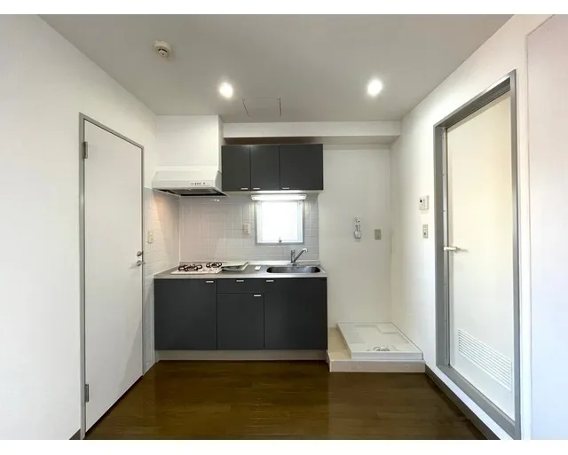 Greenheim Nakano - Interior - ["Apartment", "Door", "Household hardware"]