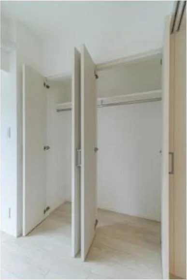 Linden Court Ichigaya - Interior - ["Rectangle", "Wood", "Building"]
