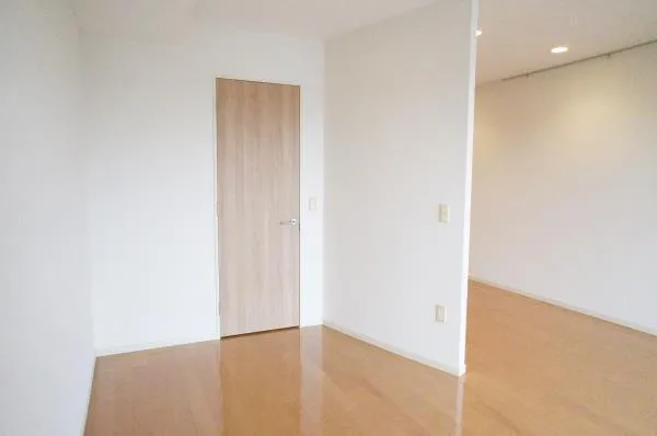 Brillia Ist Sangenjaya Ivy Terrace - Interior - ["Flooring", "Floor", "Wood flooring"]