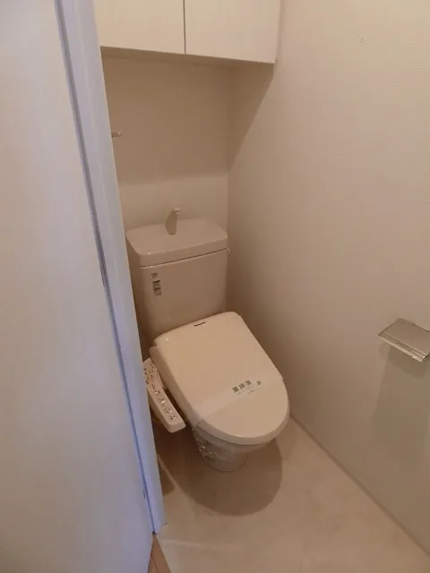 TLR Residence Otorii - Interior - ["Toilet seat", "Toilet", "Plumbing fixture"]