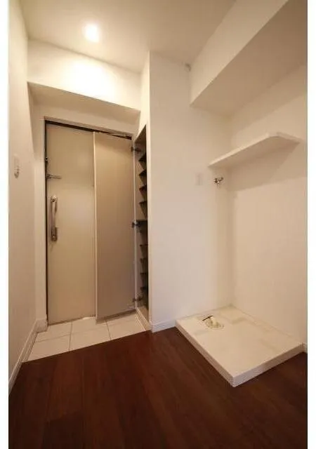 Ground Dukes Head Office - Interior - ["Flooring", "Floor", "Wood flooring"]