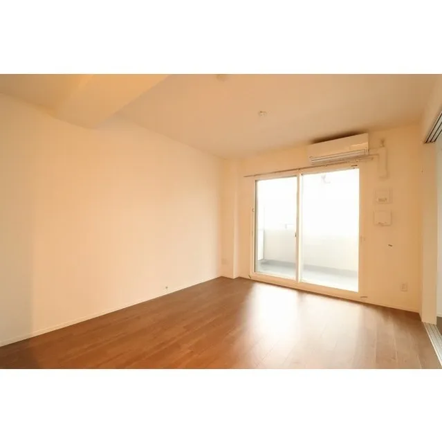 Astoria - Interior - ["Window", "Building", "Fixture"]