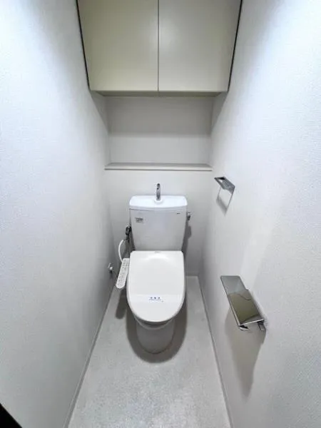 KDX Residence Denenchofu - Interior - ["Toilet seat", "Plumbing fixture", "Toilet"]