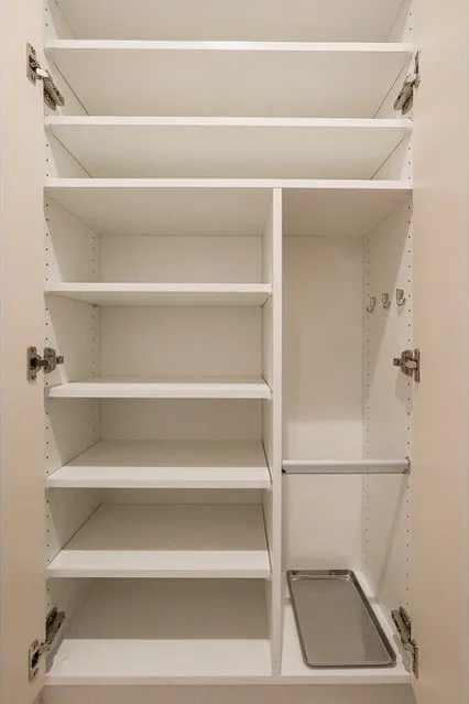 Comforia Liv Bunkyo Gokokuji - Interior - ["Shelving", "Shelf", "Cupboard"]