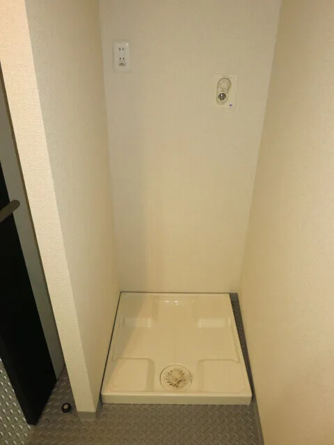 FLEG Akasaka - Interior - ["Flooring", "Floor", "Tile Flooring"]