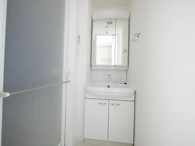 Comforia Kiba Water Park - Interior - ["Cabinetry", "Furniture", "Bathroom cabinet"]