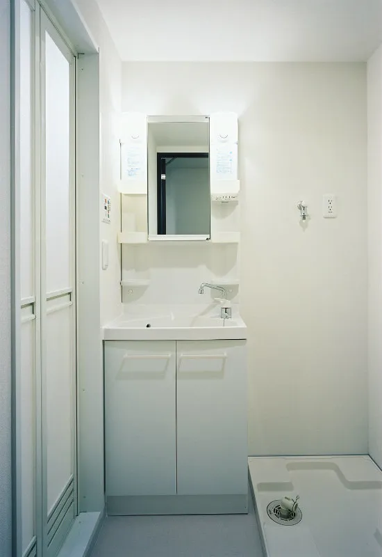 Residia Asakusa Azumabashi - Interior - ["Mirror", "Property", "Cabinetry"]