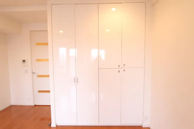 Prime Urban Ikebukuro - Interior - ["Wall", "Flooring", "Wood"]