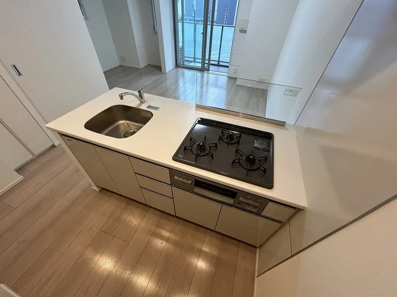 Lugente Valu Ueno - Interior - ["Floor", "Flooring", "Apartment"]