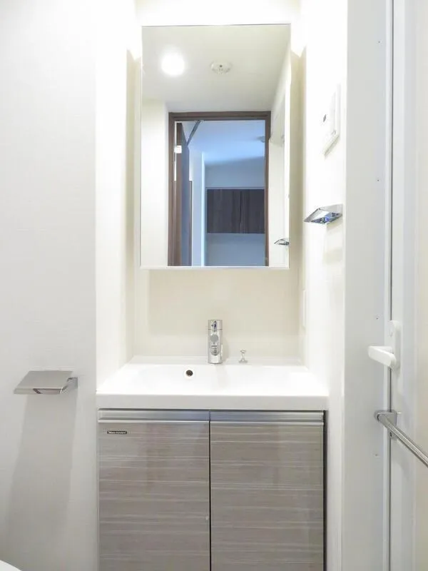 Orchid Residence Sumiyoshi - Interior - ["Flooring", "Plumbing fixture", "Bathroom cabinet"]
