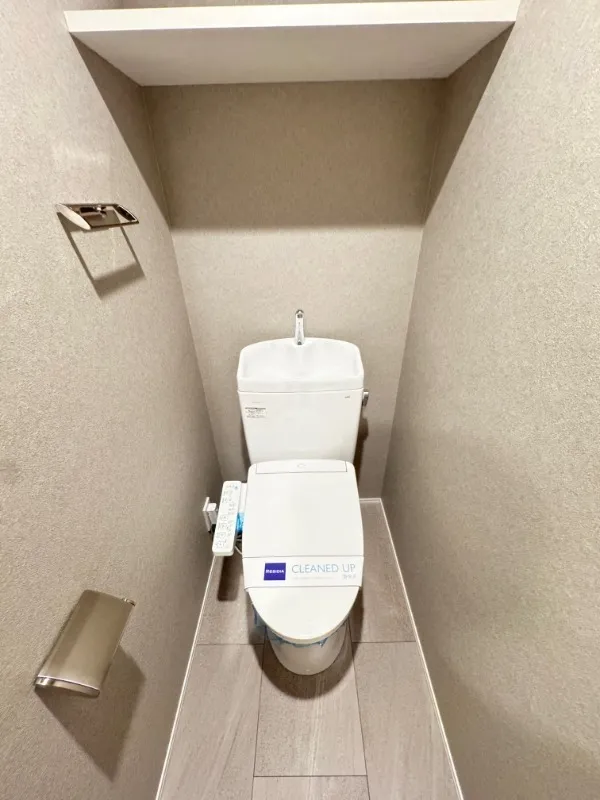Residia Monzen Nakamachi - Interior - ["Toilet seat", "Toilet", "Flooring"]