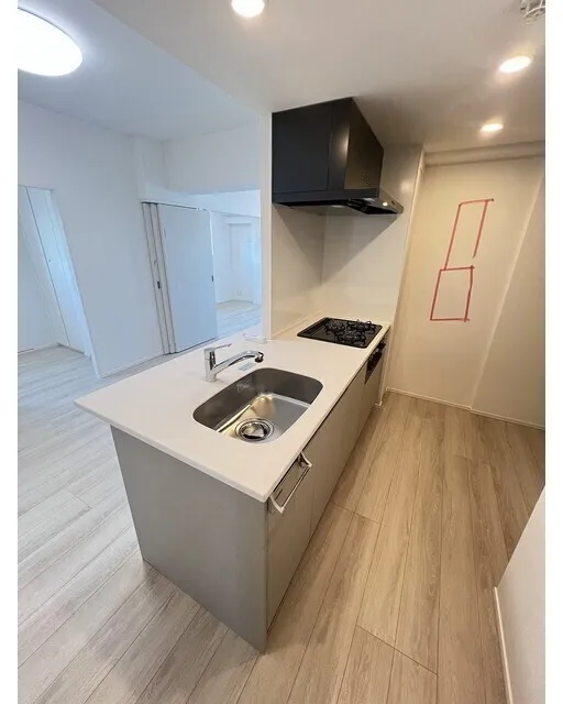 Comforia Nakakasai - Interior - ["Floor", "Flooring", "Apartment"]
