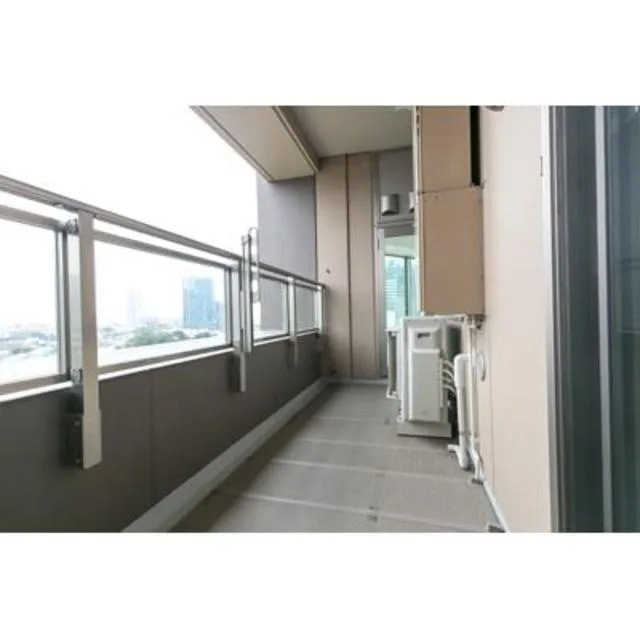 Park City Osaki The Tower - Interior - ["Property", "Building", "Handrail"]
