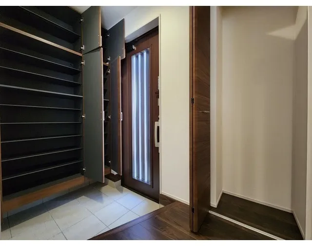 Kolet Yotsukaido Warabi - Interior - ["Wood", "Flooring", "Interior design"]