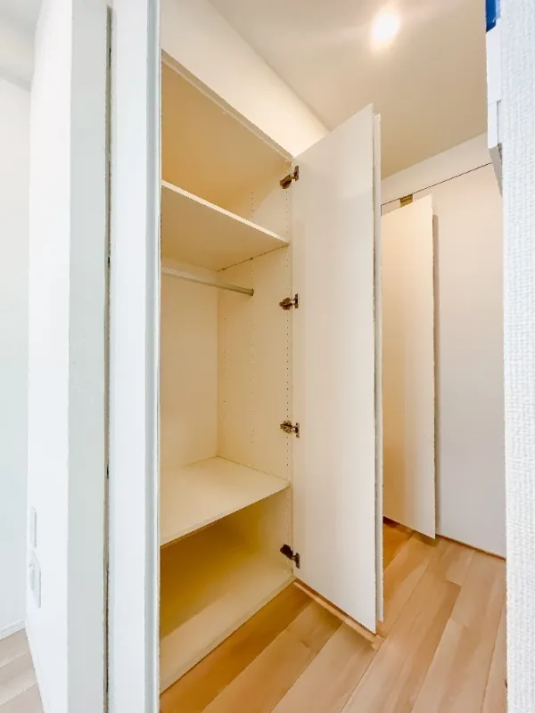 Due Minowa I - Interior - ["Flooring", "Wall", "Floor"]