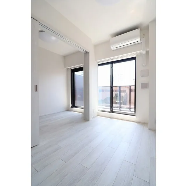 ORME COURT NIPPORI EAST - Interior - ["Building", "Window", "Fixture"]