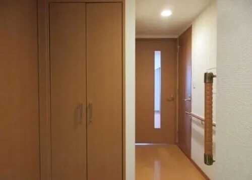 Itopia Oshima Station Coat - Interior - ["Flooring", "Wall", "Floor"]