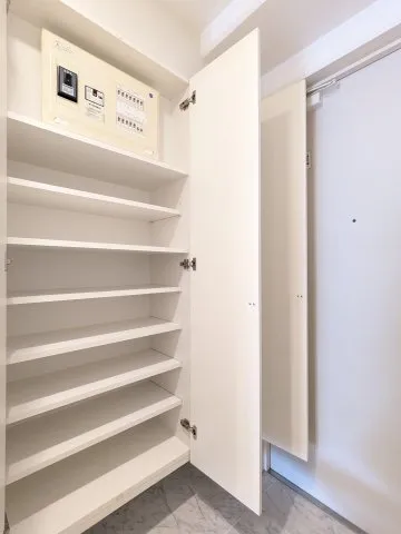 MG Meguro Station - Interior - ["Wood", "Flooring", "Interior design"]