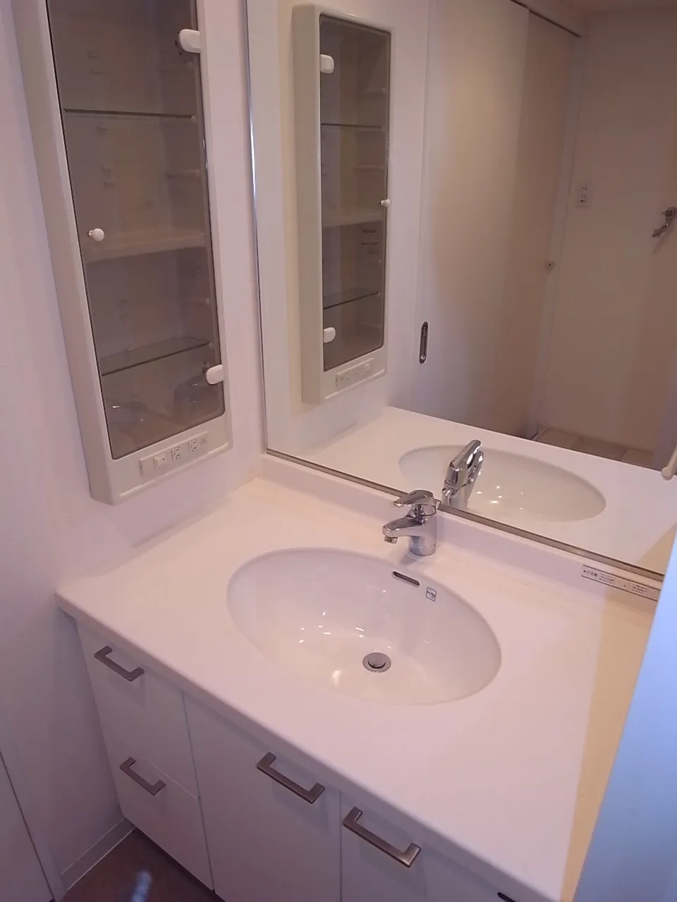 HF Ginza Residence EAST - Interior - ["Mirror", "Brown", "Sink"]