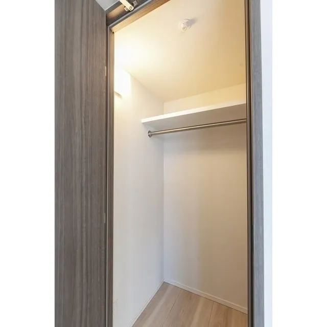Doue Tsukishima II - Interior - ["Fixture", "Wood", "Automotive exterior"]