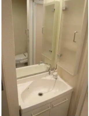 Brides Kanda - Interior - ["Plumbing fixture", "Plumbing", "Sink"]
